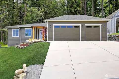 830 Holbeck Dr, Camano Island, WA 98282