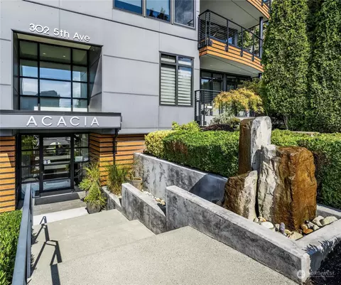 302 5th Ave #201, Kirkland, WA 98033