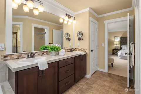 Bath - 21710 31st Dr SE, Bothell, WA 98021 photo 3 of 4
