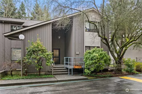 1528 NE 140th St #D4, Seattle, WA 98125