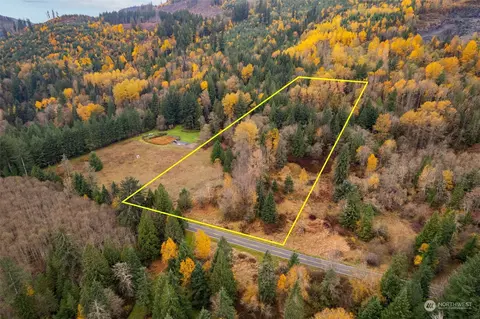 8781 Silver Lake Rd, Maple Falls, WA 98266