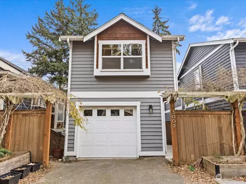 3002 SW Hinds St, Seattle, WA 98126