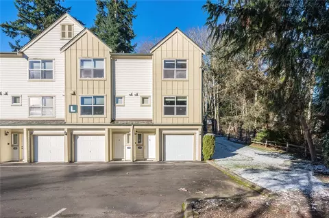 1600 121st St SE #L104, Everett, WA 98208