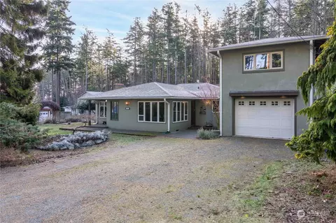 301 5th St, Anacortes, WA 98221
