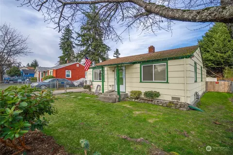 805 113th St S, Tacoma, WA 98444