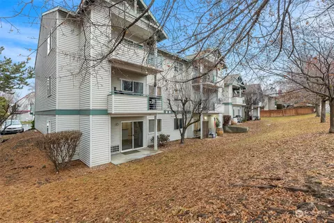 667 4th St NE #L104, East Wenatchee, WA 98802