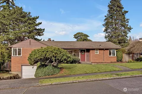 5748 NE 56th St, Seattle, WA 98105