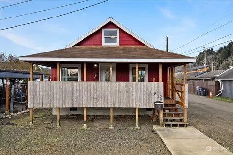 212 30th St, Hoquiam, WA 98550