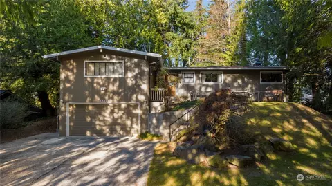 8819 184th St SW, Edmonds, WA 98026
