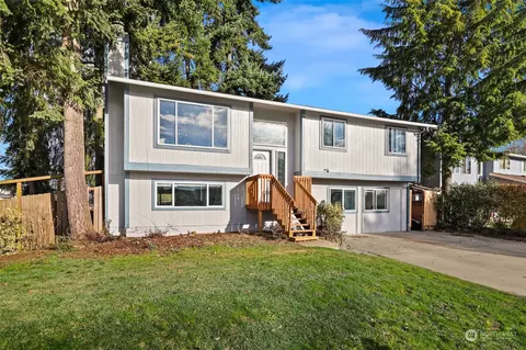 1361 Norpoint Way NE, Tacoma, WA 98422