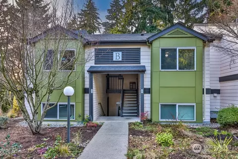 31500 33rd Pl SW #B-201, Federal Way, WA 98023