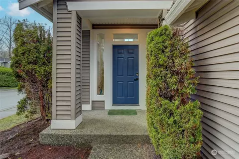 24002 SE 12th Pl, Sammamish, WA 98075