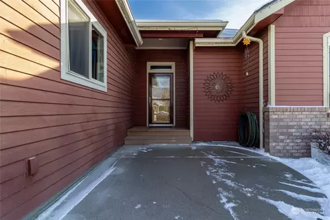 1843 Woodmere Loop, Walla Walla, WA 99362 photo 2