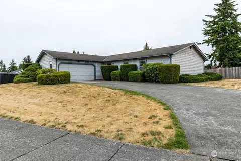 1243 SW Barrington Dr, Oak Harbor, WA 98277