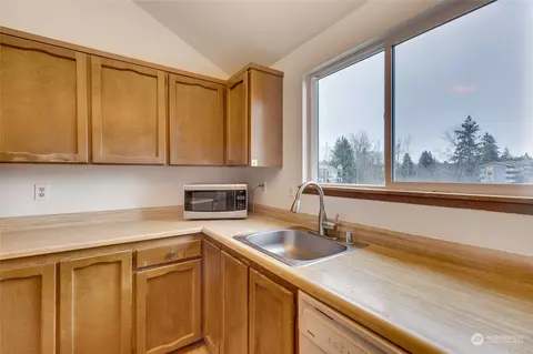 Kitchen - 820 Cady Rd #E305, Everett, WA 98203 photo 2 of 2