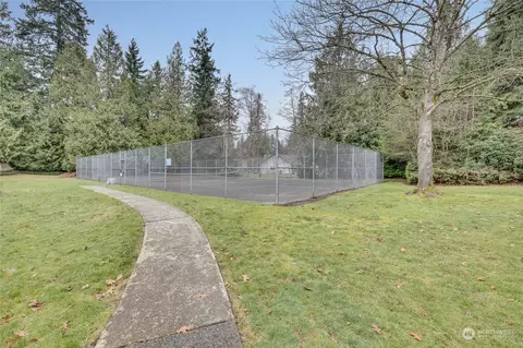 Exterior - 820 Cady Rd #E305, Everett, WA 98203 photo 2 of 4