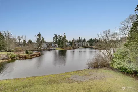 View/Area - 820 Cady Rd #E305, Everett, WA 98203 photo 2 of 4