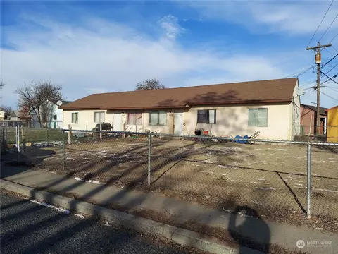 909 913 Lowry St, Moses Lake, WA 98837
