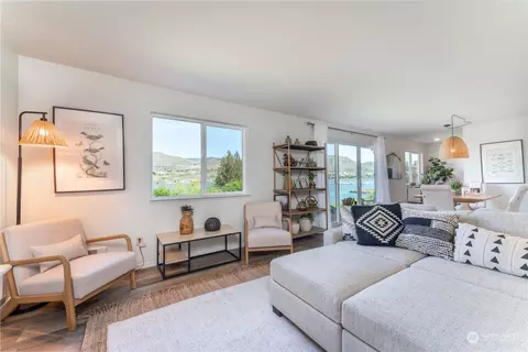 1902 W Prospect St #101, Chelan, WA 98816
