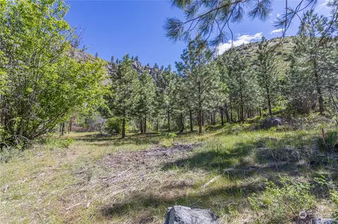 9908 Mud Creek Rd, Entiat, WA 98822