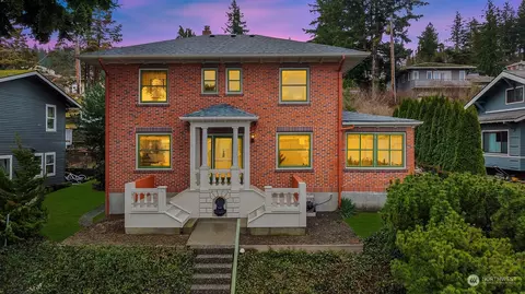 410 N State St, Bellingham, WA 98225