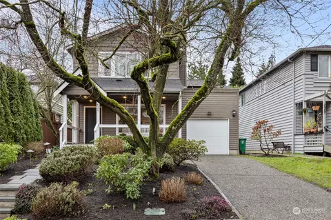 Exterior - 621 29th Ave E, Seattle, WA 98112 photo 3 of 11
