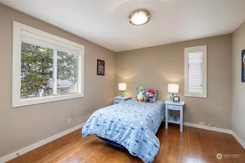 Bedroom - 621 29th Ave E, Seattle, WA 98112 photo 3 of 8