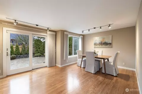 Dining - 621 29th Ave E, Seattle, WA 98112 photo 2 of 4