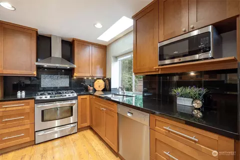 Kitchen - 621 29th Ave E, Seattle, WA 98112 photo 3 of 5