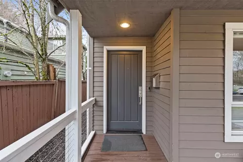Exterior - 621 29th Ave E, Seattle, WA 98112 photo 4 of 11