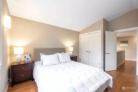 Bedroom - 621 29th Ave E, Seattle, WA 98112 photo 6 of 8