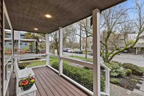 Exterior - 621 29th Ave E, Seattle, WA 98112 photo 6 of 11