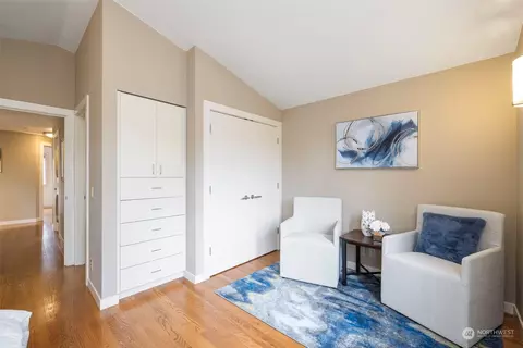 Bedroom - 621 29th Ave E, Seattle, WA 98112 photo 7 of 8