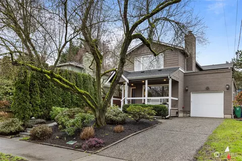 Exterior - 621 29th Ave E, Seattle, WA 98112 photo 2 of 11