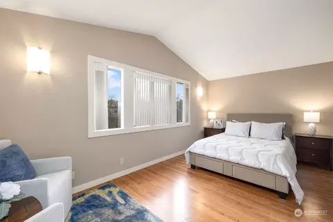 Bedroom - 621 29th Ave E, Seattle, WA 98112 photo 8 of 8