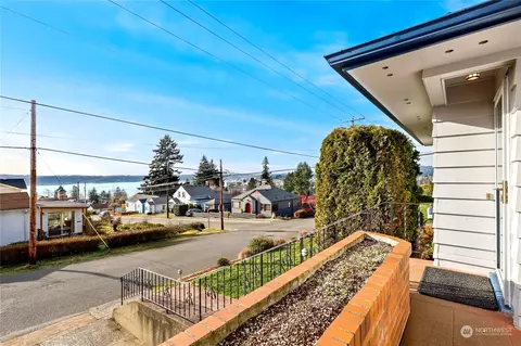 2402 E 16th St, Bremerton, WA 98310 photo 29
