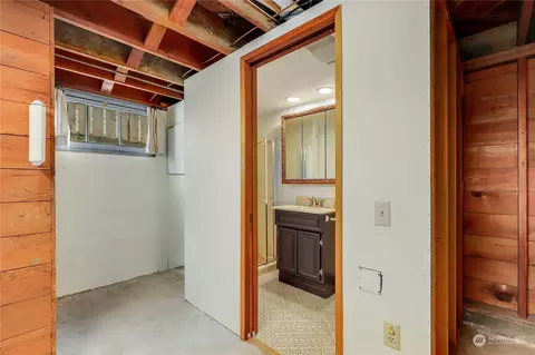 2402 E 16th St, Bremerton, WA 98310 photo 24