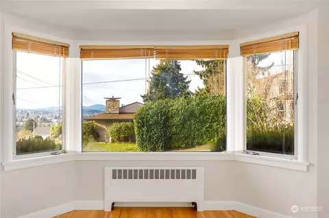 2402 E 16th St, Bremerton, WA 98310 photo 9