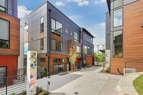 2405 S Plum St, Seattle, WA 98144
