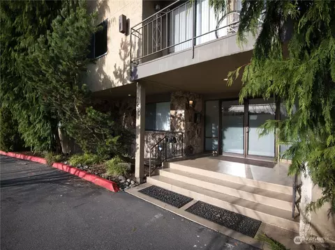 750 N 143rd St #316, Seattle, WA 98133