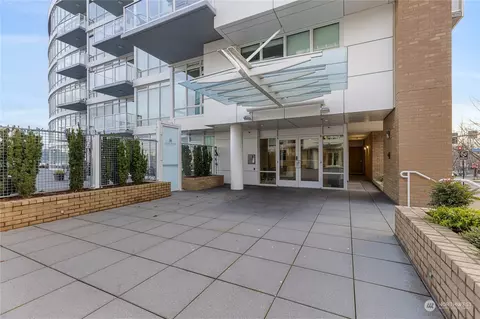 320 Washington Ave #605, Bremerton, WA 98337