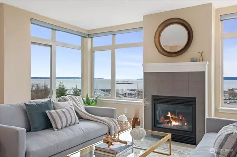 51 Pine St #104, Edmonds, WA 98020