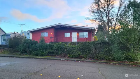 1907 4th St, Bremerton, WA 98337