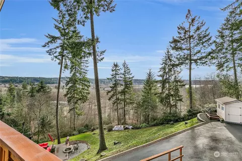 30 NE Anchor Ct, Belfair, WA 98528