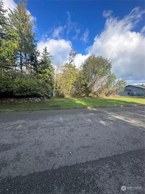 9999 Milwaukee Dr, Port Angeles, WA 98363