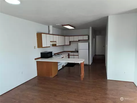 Dining - 1902 Rockefeller Ave, Everett, WA 98201 photo 1 of 1