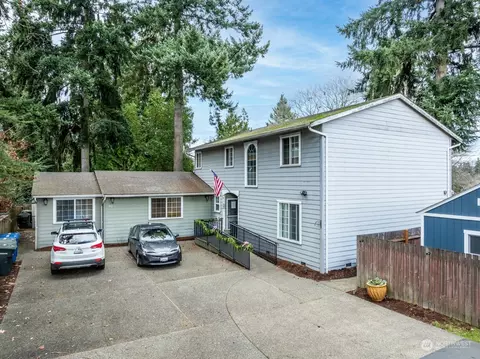 302 SW 146th St, Burien, WA 98166