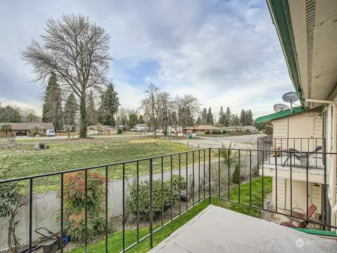 1102 8th St NE #23, Auburn, WA 98002