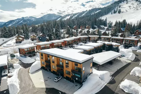 71 Pass Life Way, Snoqualmie Pass, WA 98068