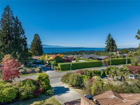 18036 8th Ave NW, Shoreline, WA 98177